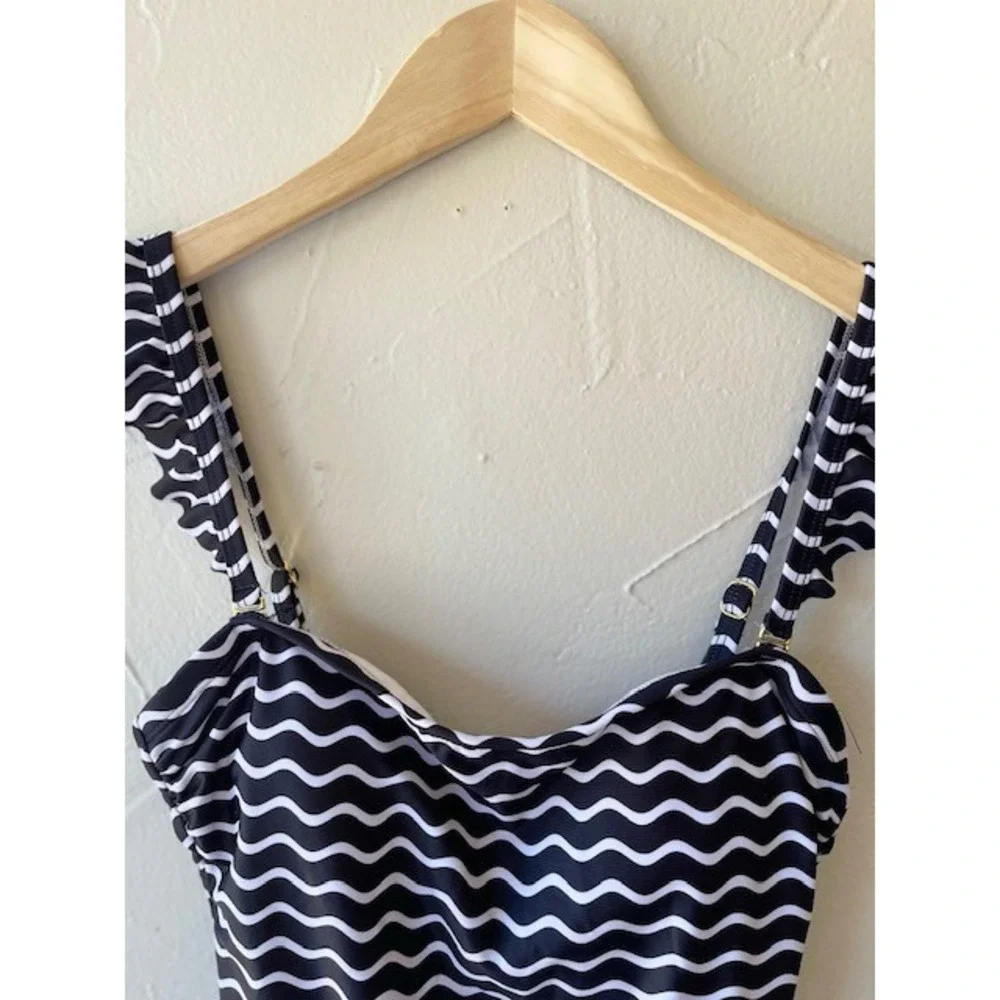 Aqua Couture Black & White Stripped Pattern Swim one Piece Size Small